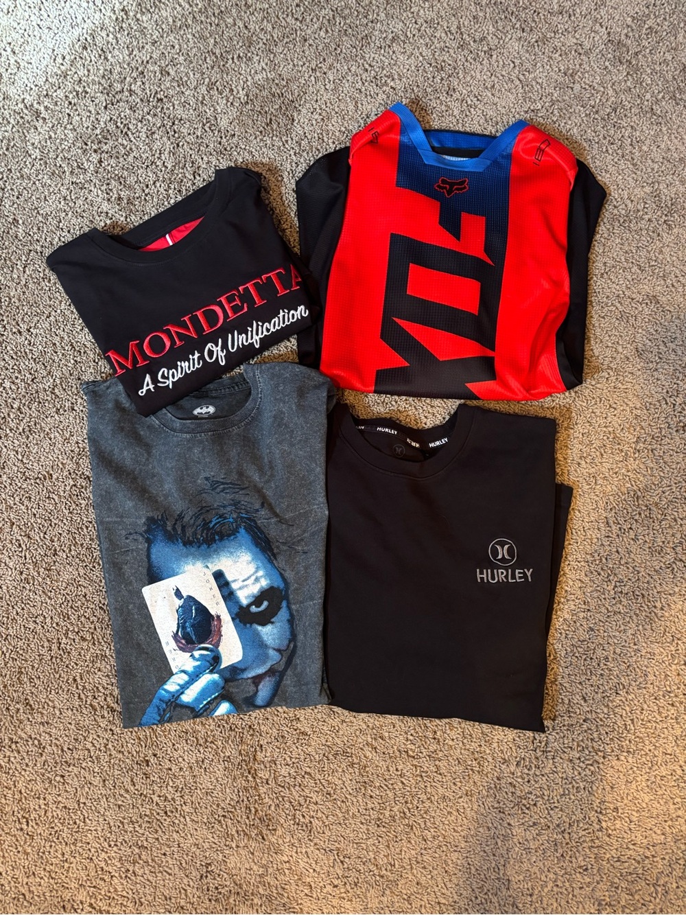 Fox Motocross Jersey (YXl), 3 T-shirts large. Hurley, Joker, Mondetta Large